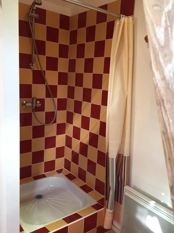 Les Caves Hotel Ambillou-Château Екстериор снимка