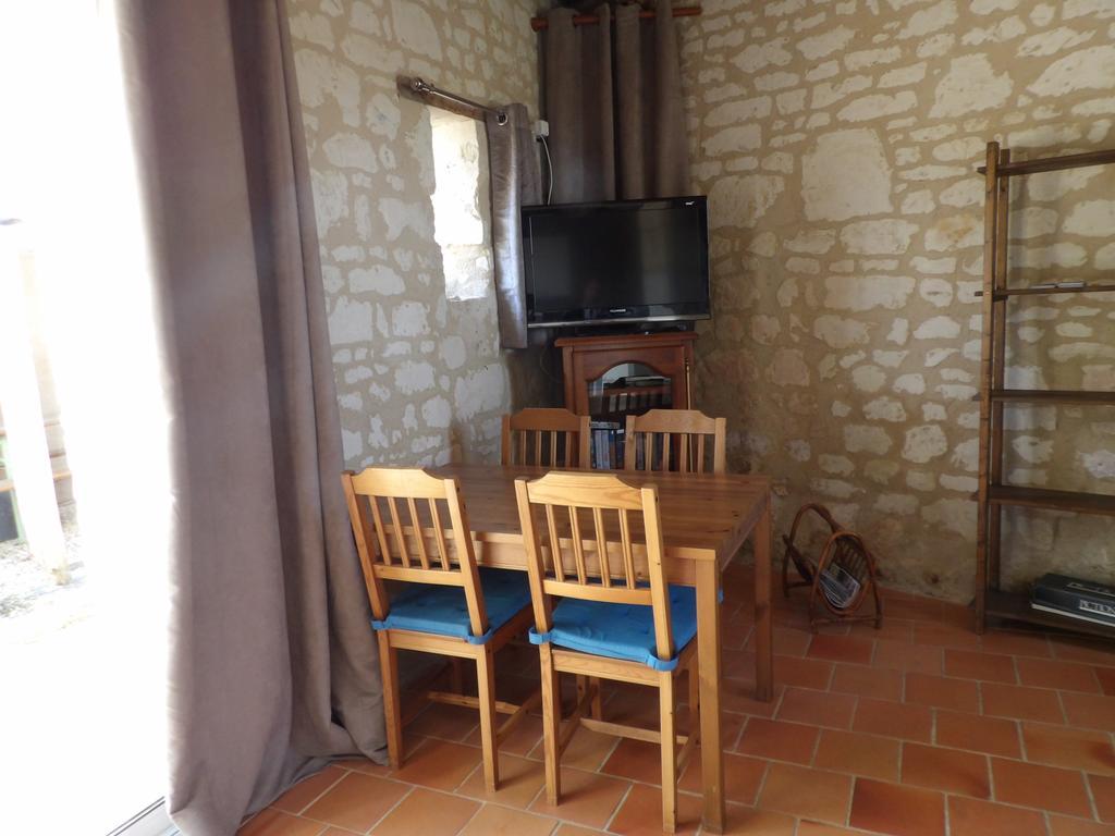Les Caves Hotel Ambillou-Château Екстериор снимка
