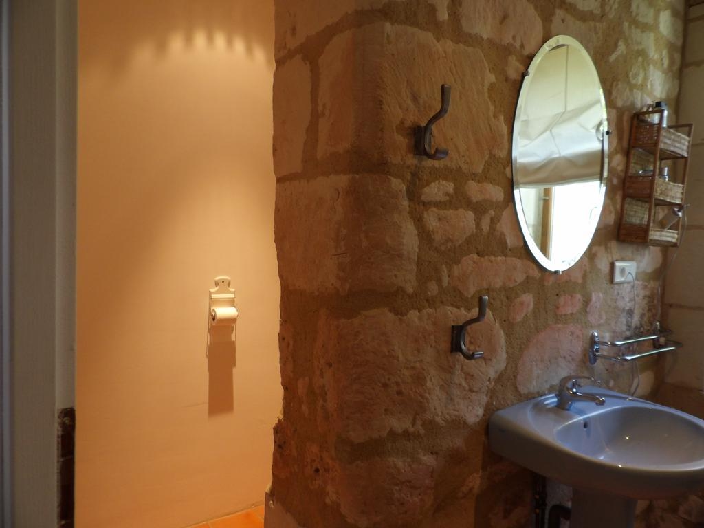 Les Caves Hotel Ambillou-Château Екстериор снимка